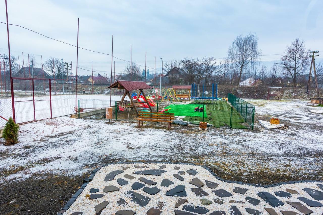 Pensiunea TAVISA Sighetu Marmatiei Bagian luar foto